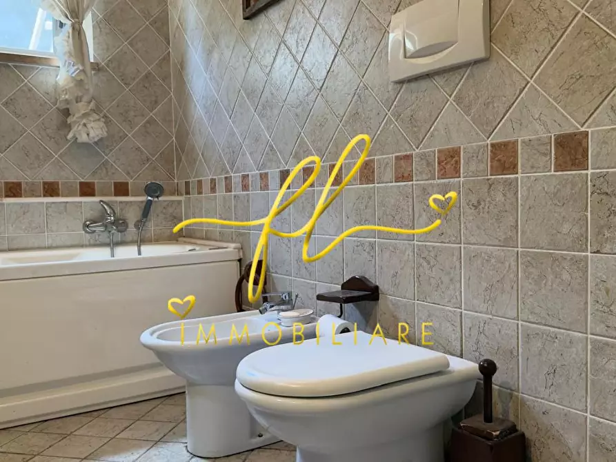 Immagine 16 di Appartamento in vendita  a Livorno