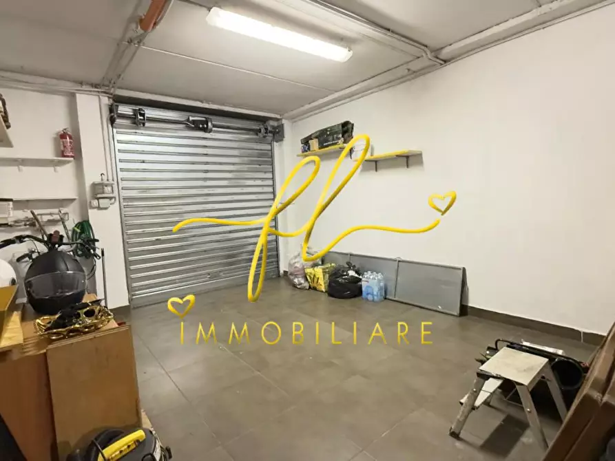 Immagine 18 di Appartamento in vendita  a Livorno