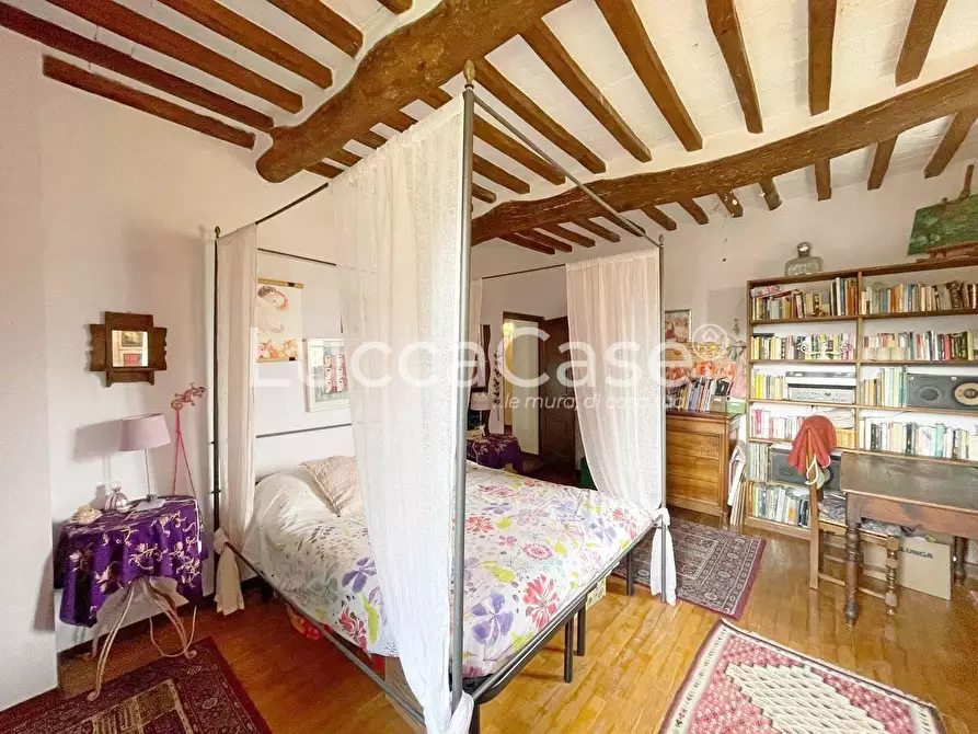 Immagine 30 di Rustico / casale in vendita  a Lucca