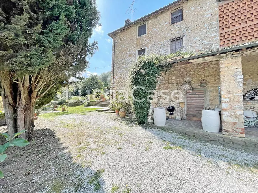 Immagine 54 di Rustico / casale in vendita  a Lucca