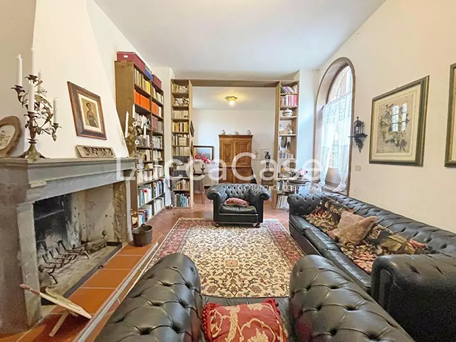 Immagine 21 di Rustico / casale in vendita  a Lucca