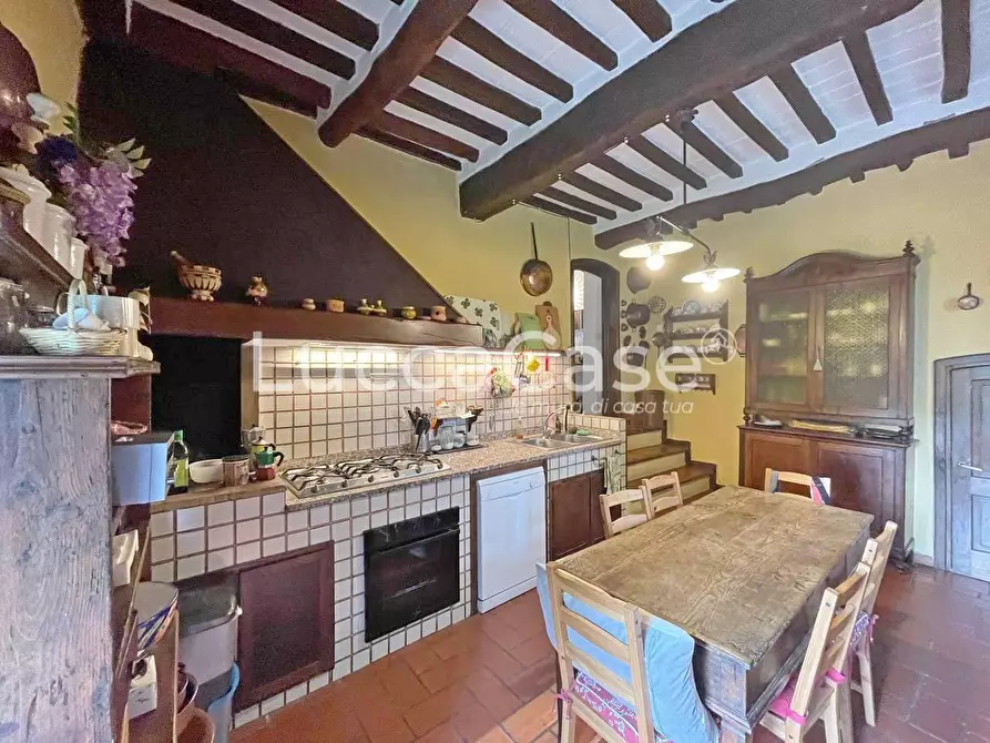 Immagine 22 di Rustico / casale in vendita  a Lucca