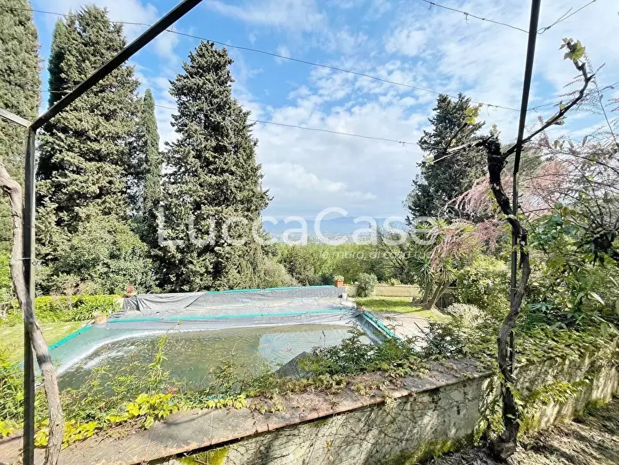 Immagine 49 di Rustico / casale in vendita  a Lucca