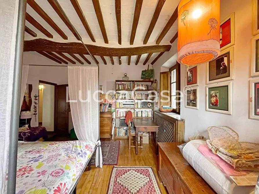 Immagine 25 di Rustico / casale in vendita  a Lucca