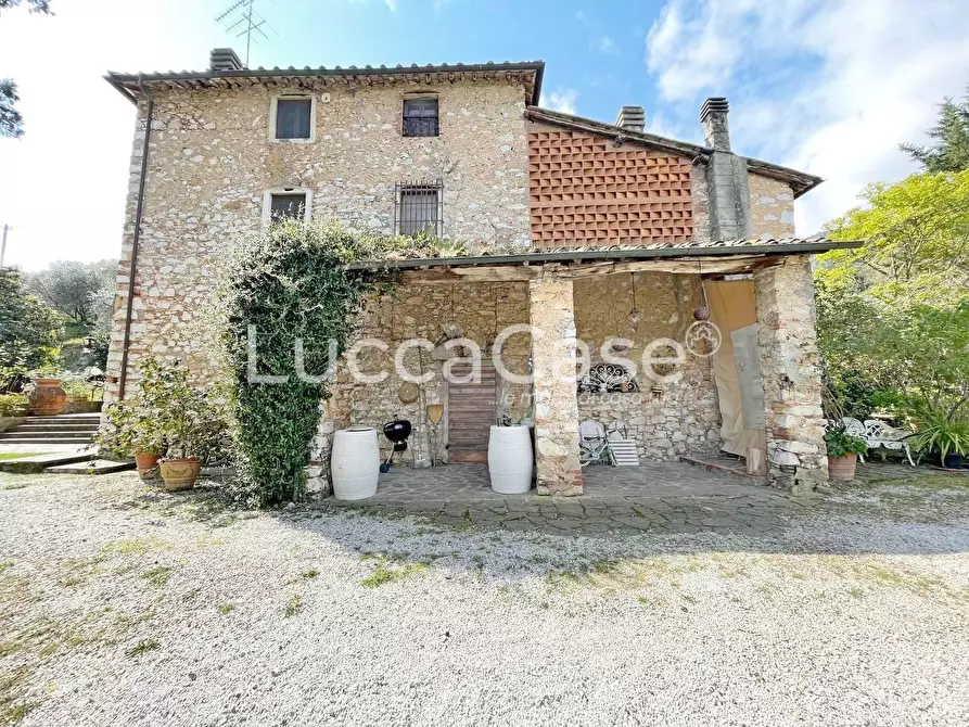 Immagine 55 di Rustico / casale in vendita  a Lucca