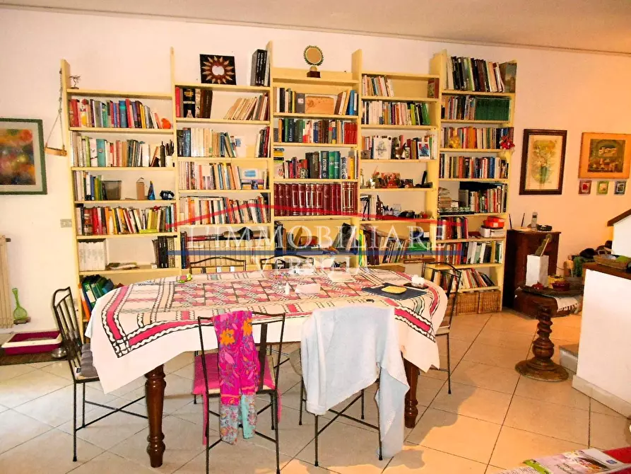 Immagine 16 di Villetta a schiera in vendita  a Massa