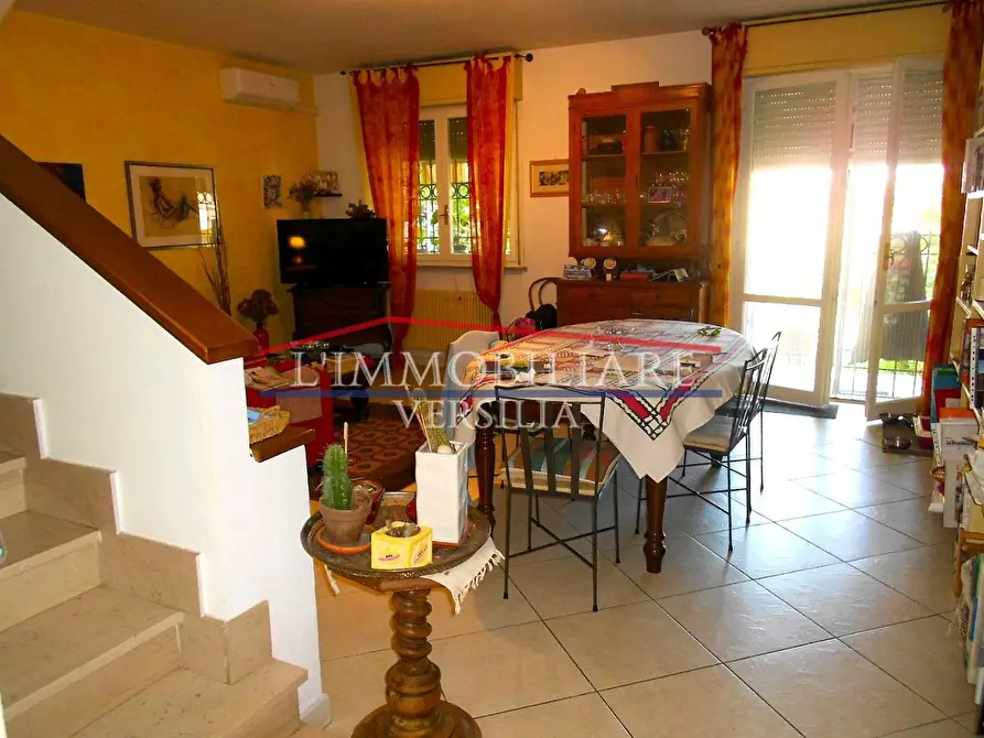 Immagine 22 di Villetta a schiera in vendita  a Massa