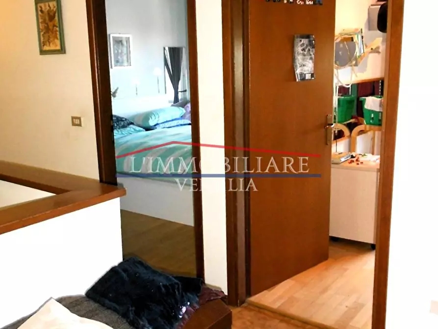 Immagine 45 di Villetta a schiera in vendita  a Massa