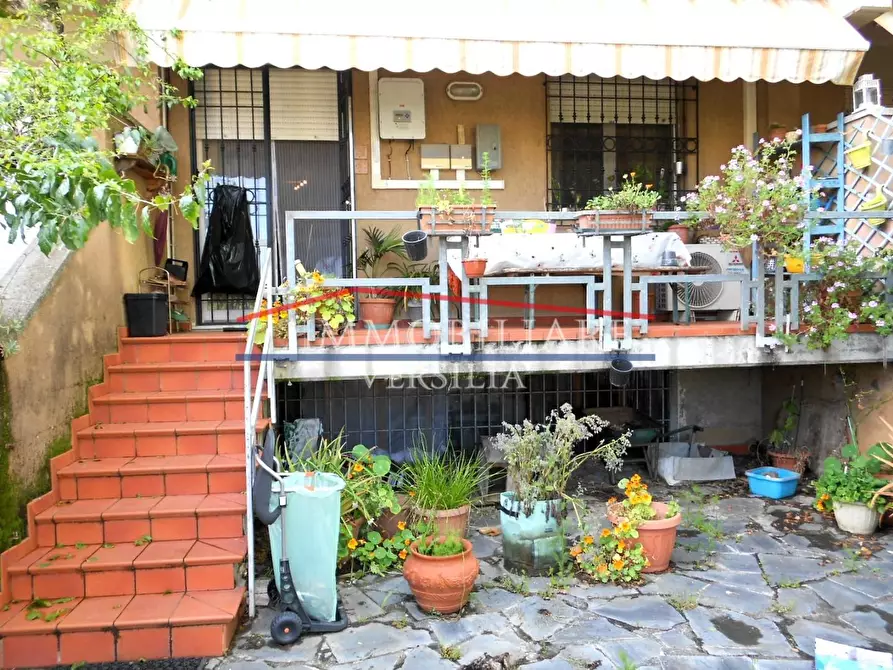 Immagine 69 di Villetta a schiera in vendita  a Massa