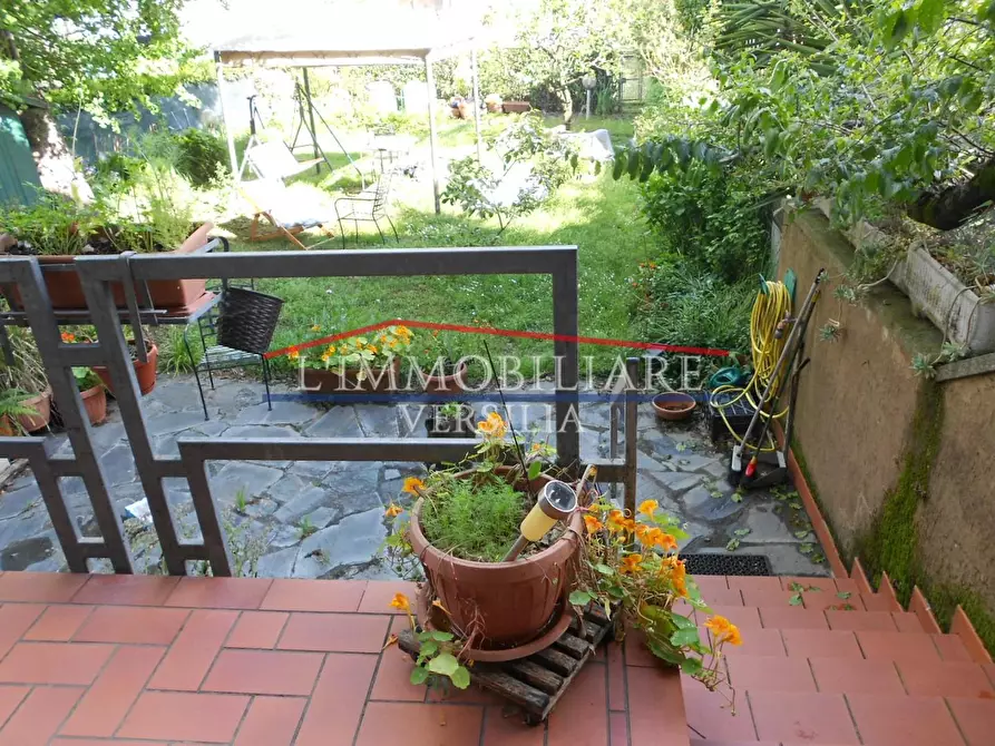 Immagine 8 di Villetta a schiera in vendita  a Massa