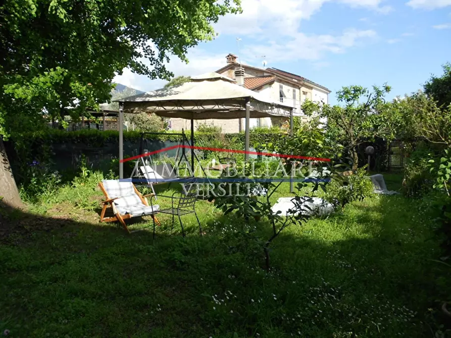 Immagine 3 di Villetta a schiera in vendita  a Massa