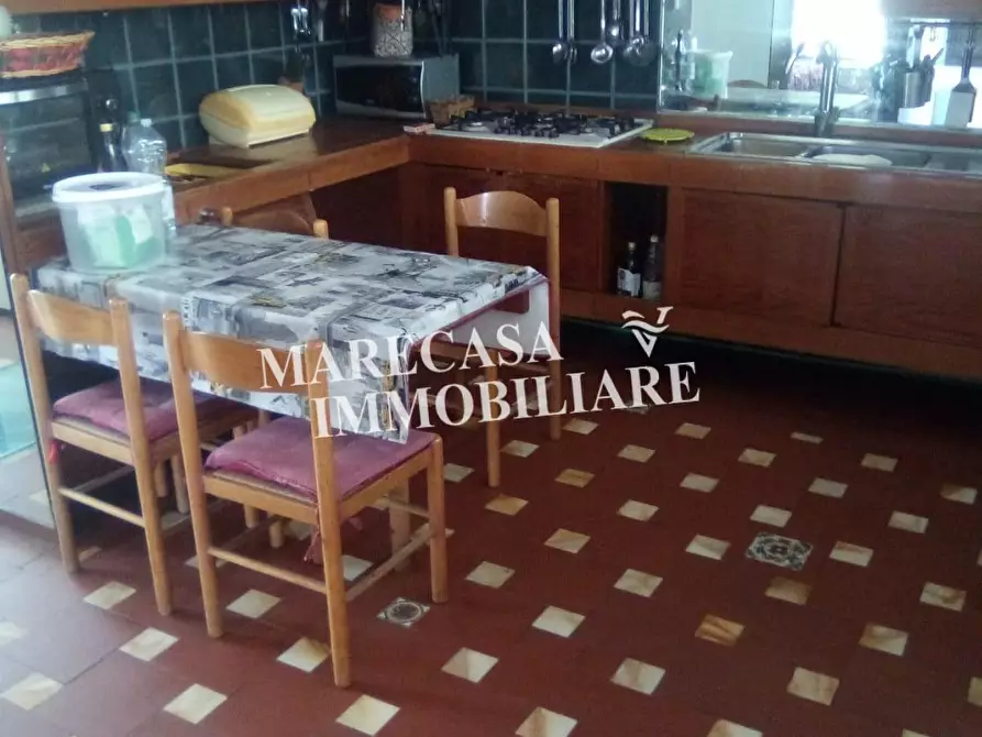 Immagine 4 di Appartamento in vendita  a Carrara