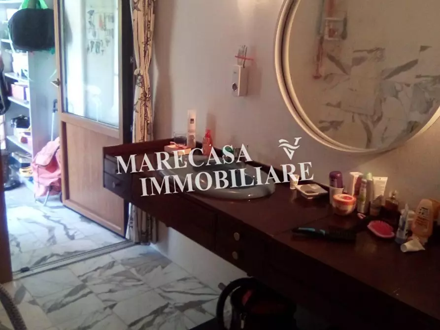 Immagine 12 di Appartamento in vendita  a Carrara