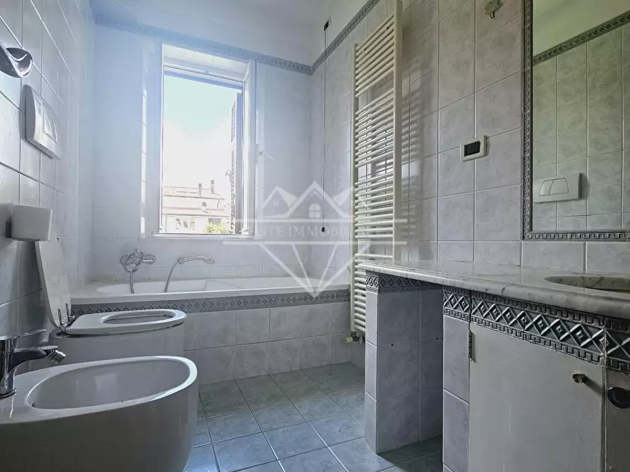 Immagine 11 di Appartamento in affitto  a Carrara