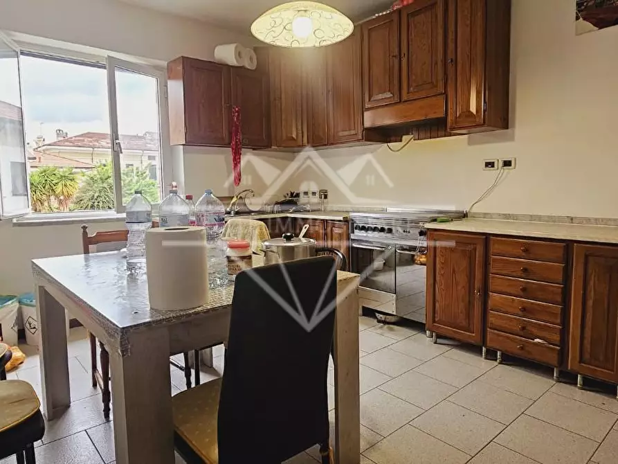 Immagine 1 di Appartamento in affitto  a Carrara