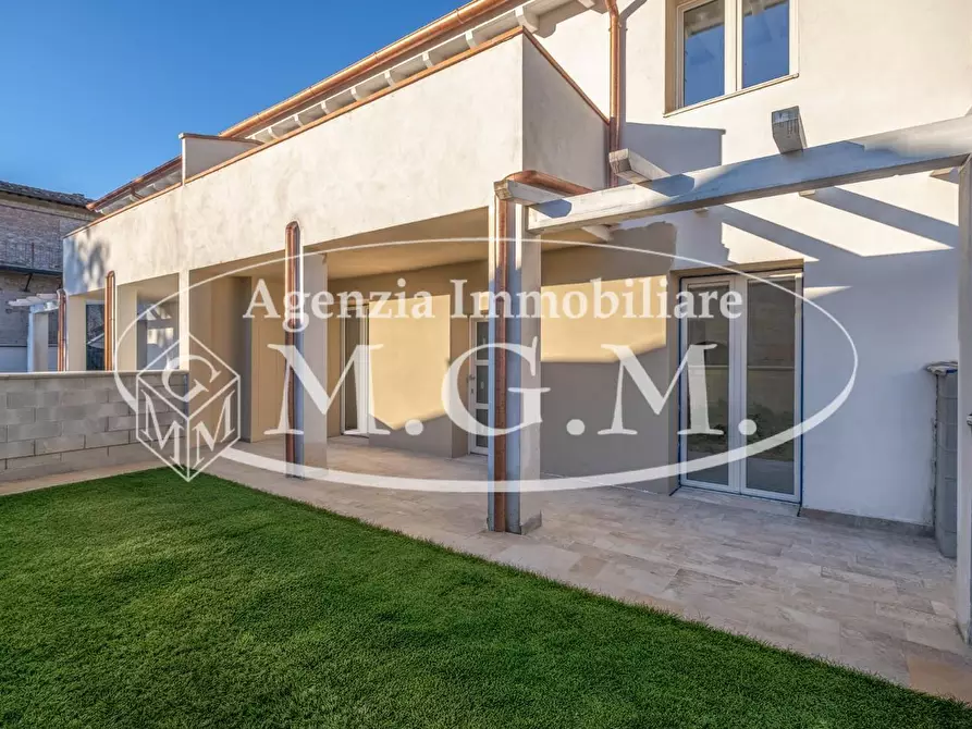 Immagine 5 di Casa trifamiliare in vendita  a Calcinaia