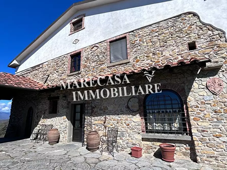 Immagine 1 di Casa indipendente in vendita  a Fivizzano