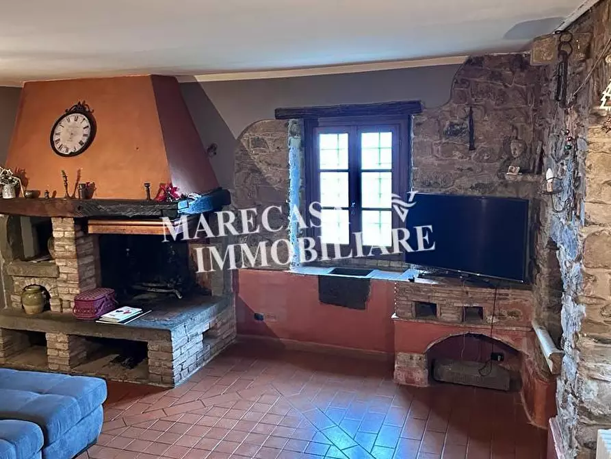 Immagine 5 di Casa indipendente in vendita  a Fivizzano