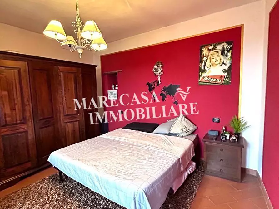 Immagine 17 di Casa indipendente in vendita  a Fivizzano