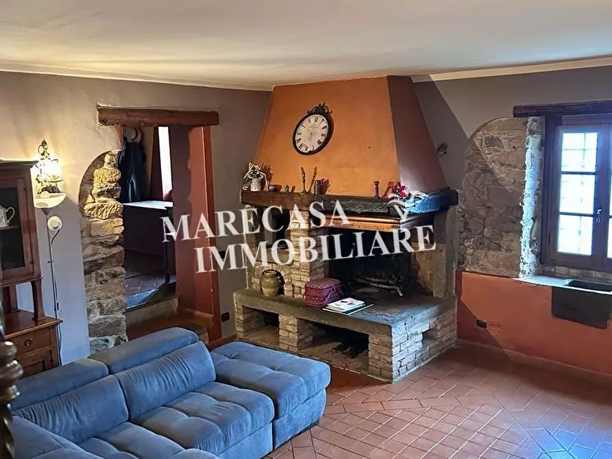 Immagine 4 di Casa indipendente in vendita  a Fivizzano