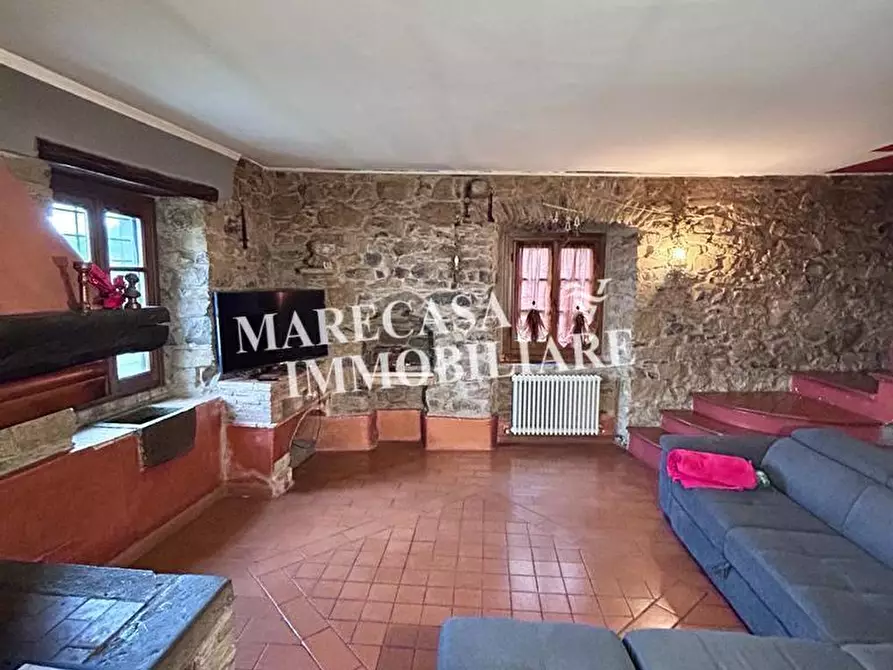 Immagine 10 di Casa indipendente in vendita  a Fivizzano