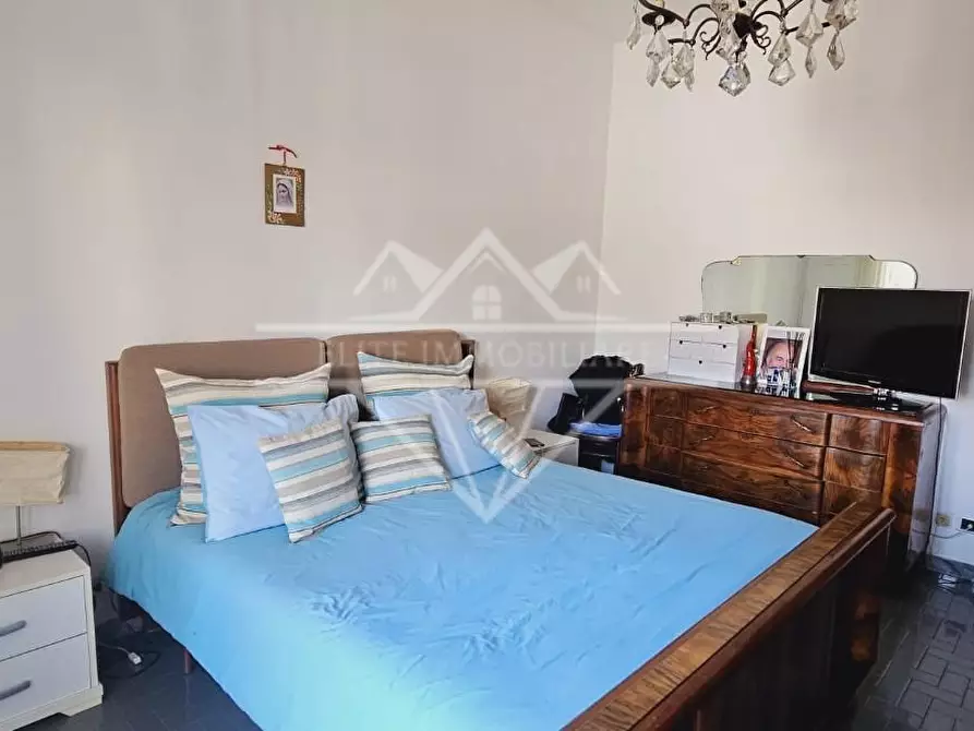 Immagine 16 di Appartamento in vendita  a Carrara