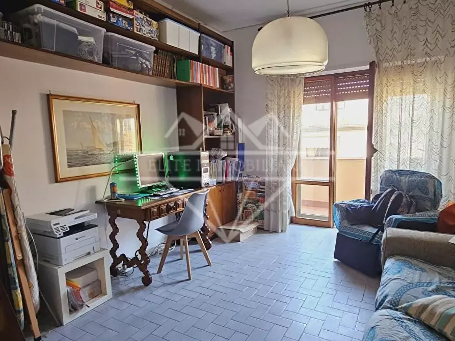 Immagine 11 di Appartamento in vendita  a Carrara