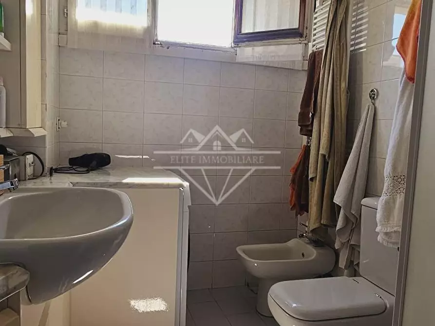 Immagine 21 di Appartamento in vendita  a Carrara