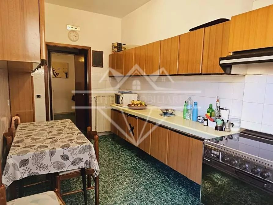 Immagine 18 di Appartamento in vendita  a Carrara