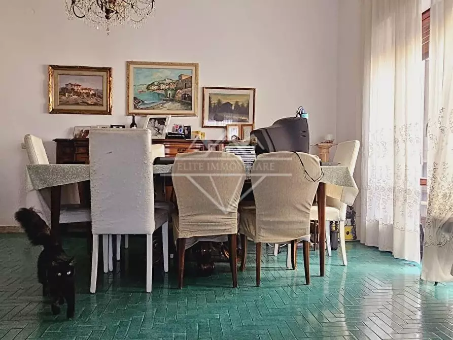 Immagine 3 di Appartamento in vendita  a Carrara