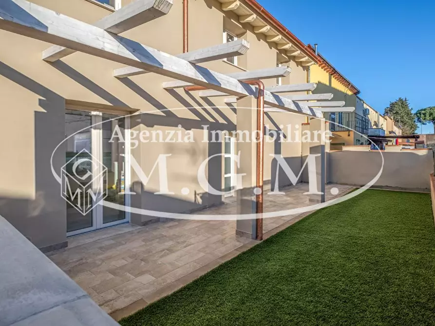 Immagine 9 di Villetta a schiera in vendita  a Calcinaia