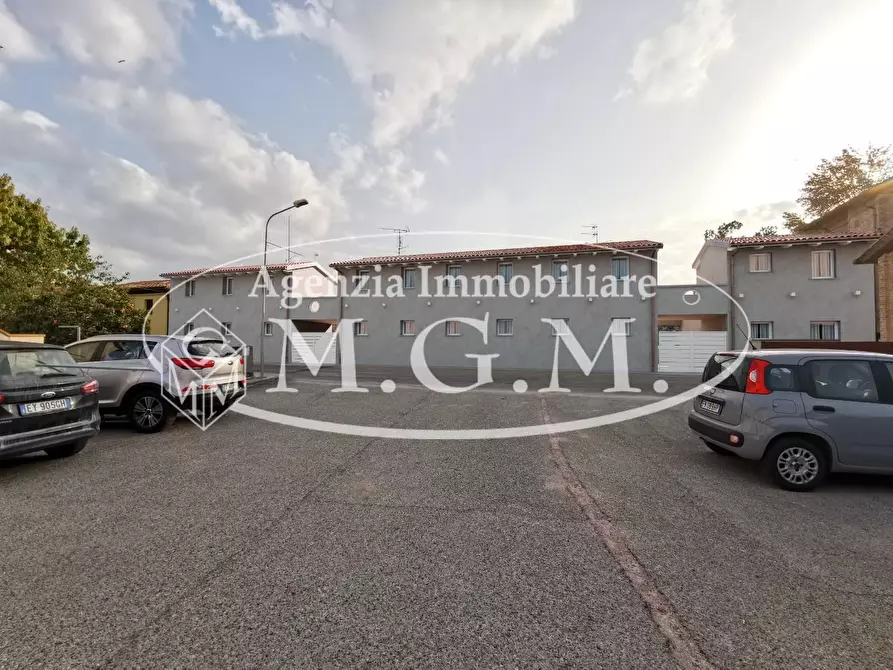 Immagine 19 di Villetta a schiera in vendita  a Calcinaia