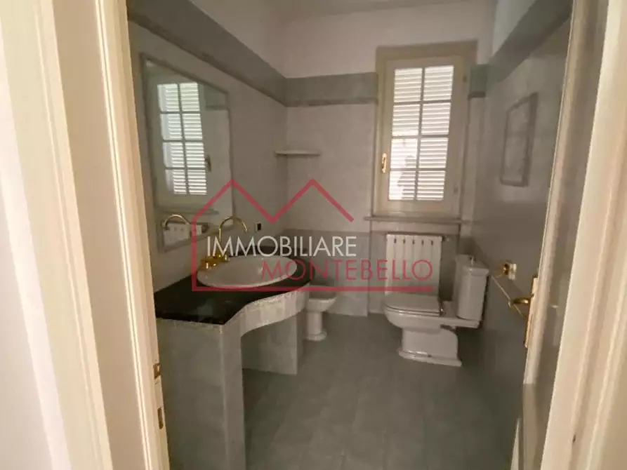 Immagine 7 di Casa indipendente in vendita  a Camaiore