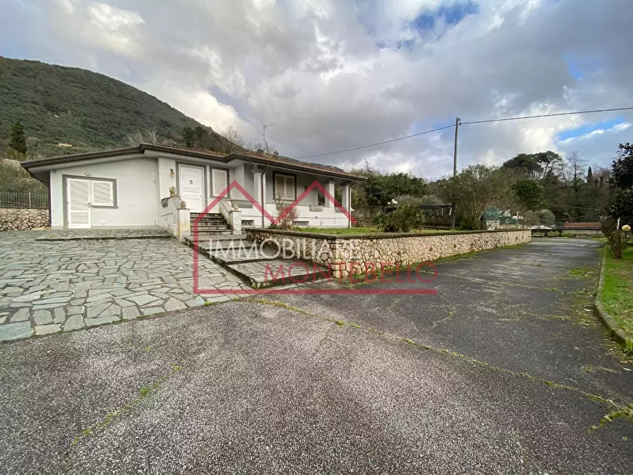 Immagine 4 di Casa indipendente in vendita  a Camaiore