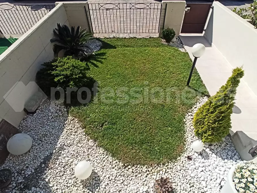 Immagine 2 di Villetta a schiera in vendita  a Vecchiano