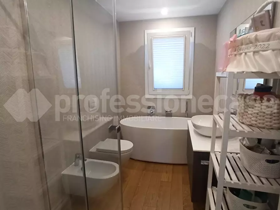 Immagine 15 di Villetta a schiera in vendita  a Vecchiano