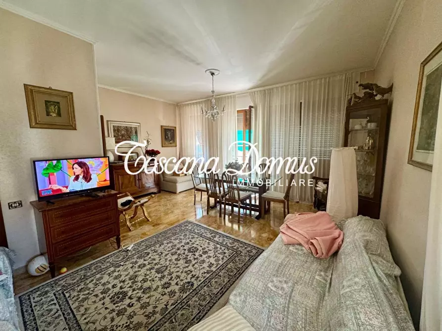 Immagine 2 di Appartamento in vendita  a Siena