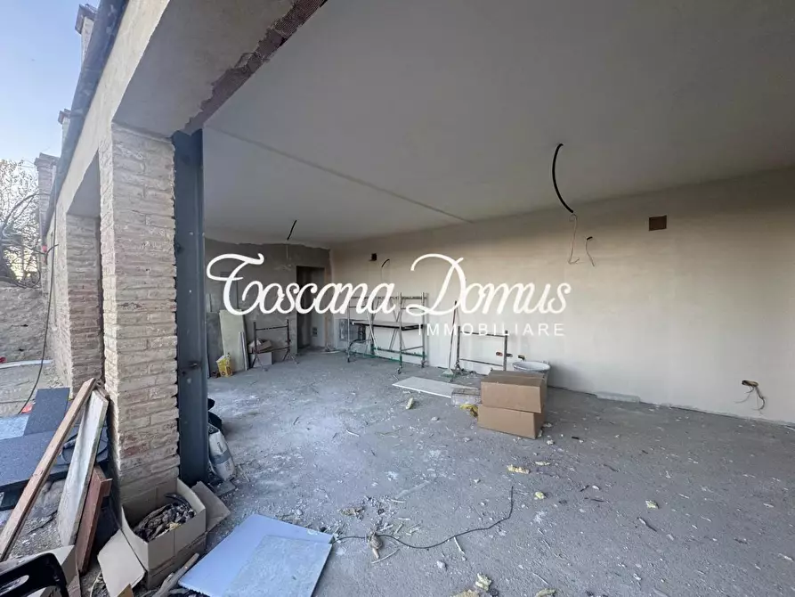 Immagine 17 di Deposito in vendita  a Sovicille