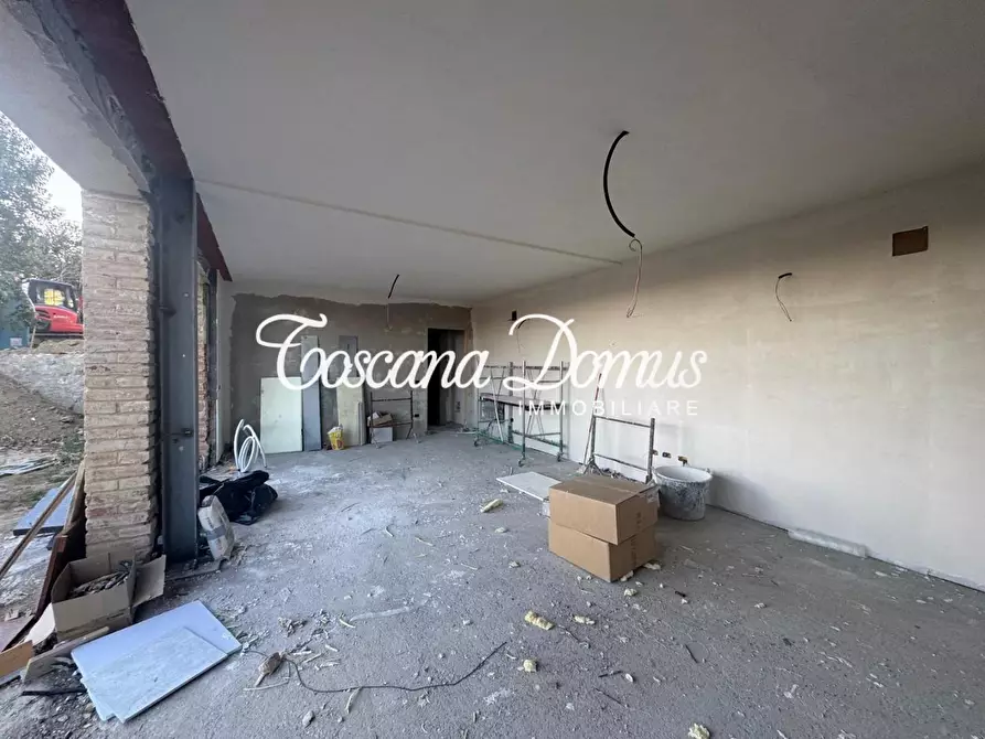 Immagine 3 di Deposito in vendita  a Sovicille