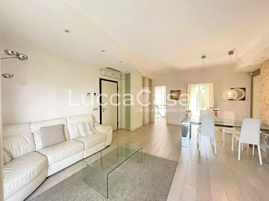 Immagine 3 di Appartamento in vendita  a Lucca