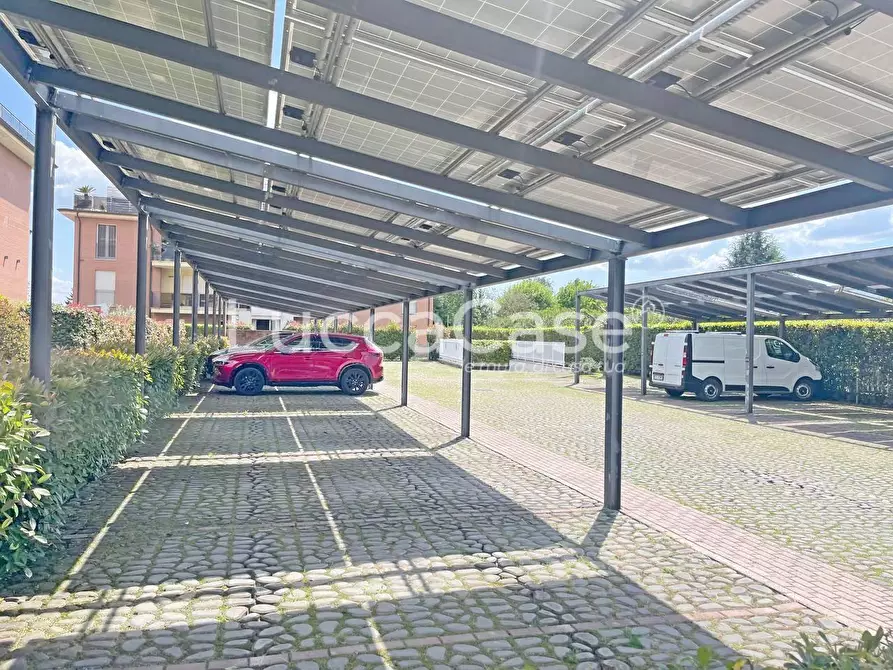 Immagine 10 di Appartamento in vendita  a Lucca