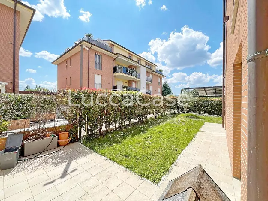 Immagine 24 di Appartamento in vendita  a Lucca