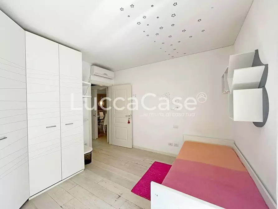 Immagine 20 di Appartamento in vendita  a Lucca