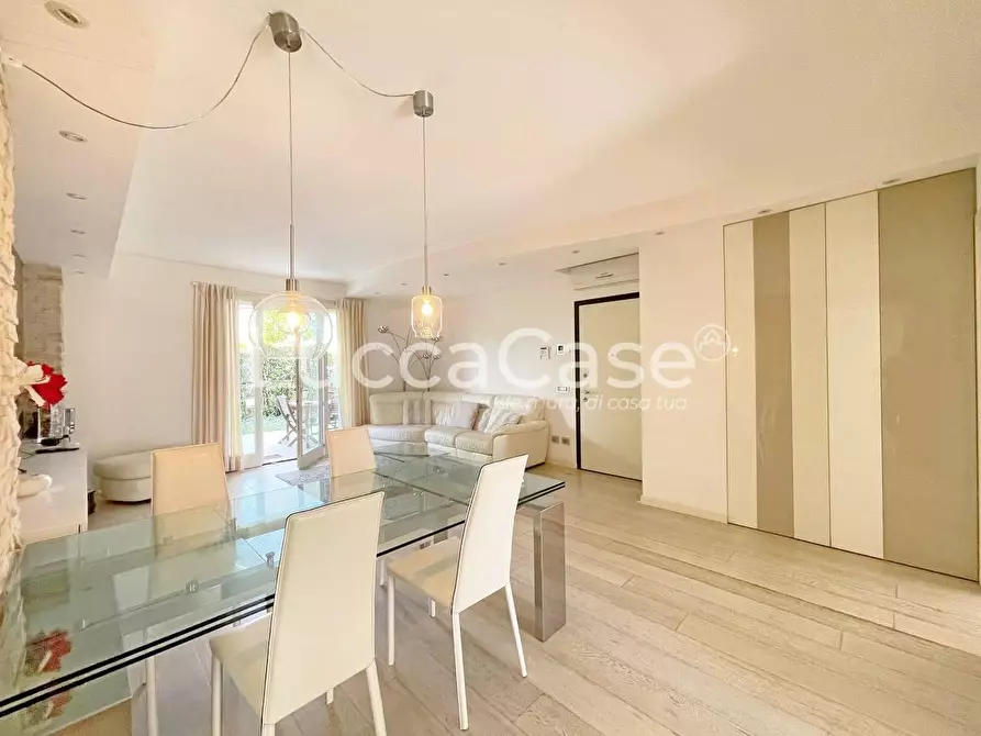 Immagine 4 di Appartamento in vendita  a Lucca