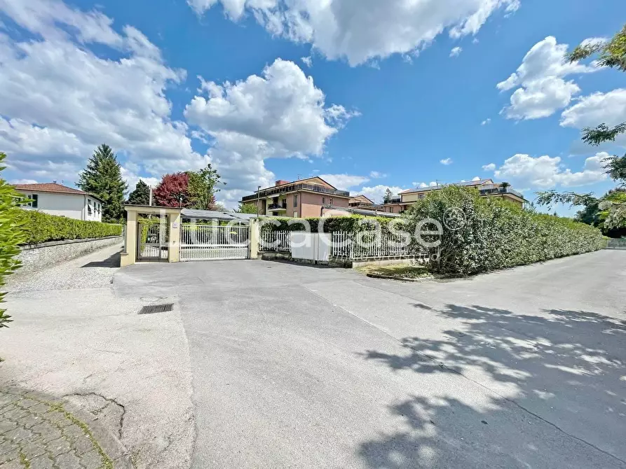 Immagine 9 di Appartamento in vendita  a Lucca