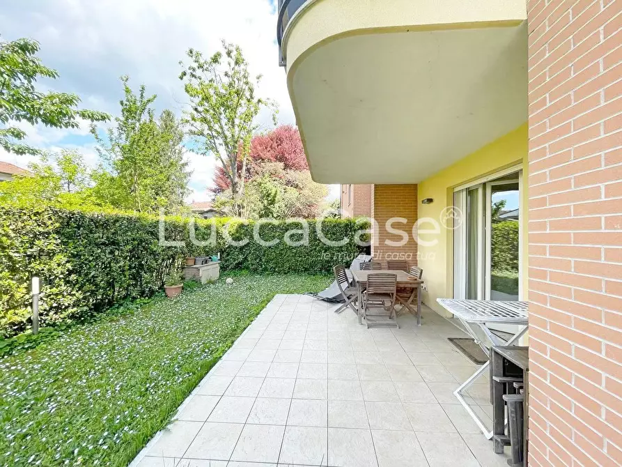 Immagine 1 di Appartamento in vendita  a Lucca