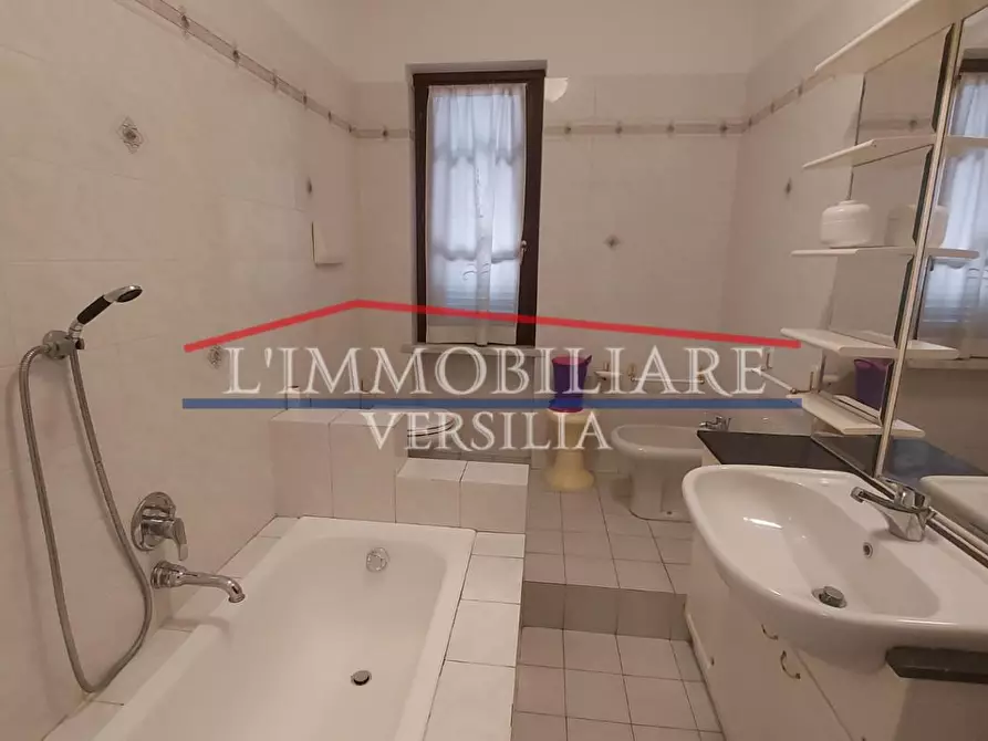 Immagine 10 di Villetta a schiera in vendita  a Massa