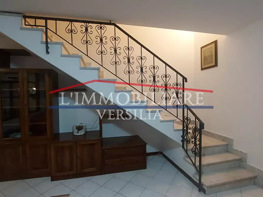 Immagine 6 di Villetta a schiera in vendita  a Massa