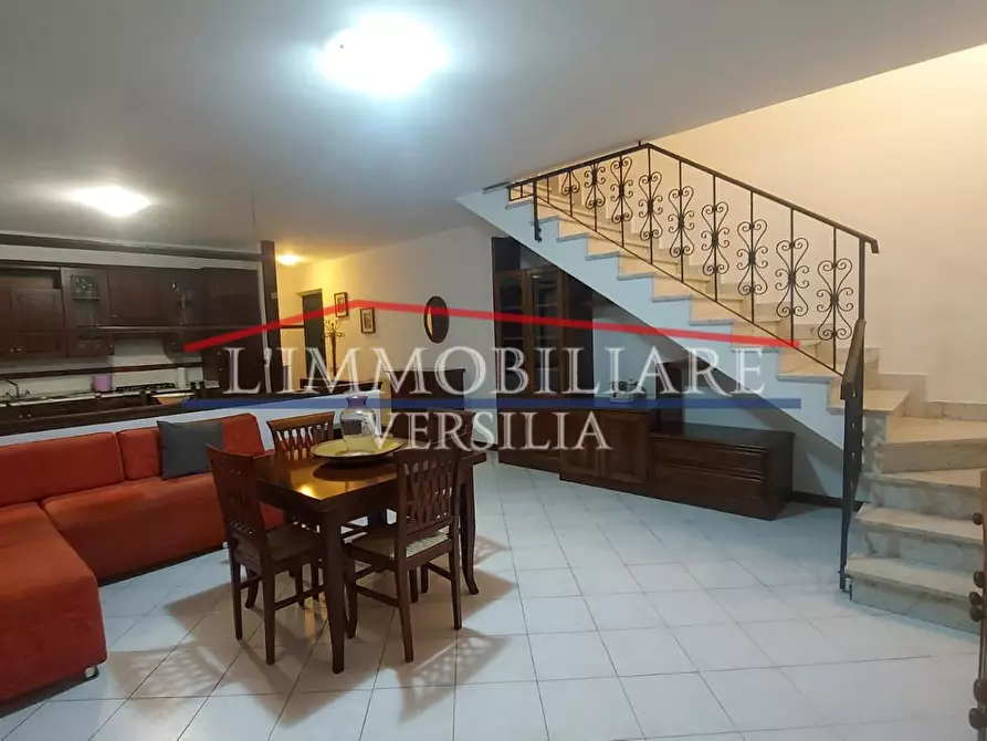 Immagine 4 di Villetta a schiera in vendita  a Massa