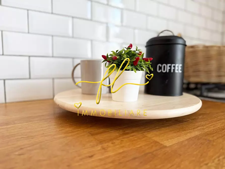 Immagine 8 di Casa indipendente in vendita  a Rosignano Marittimo